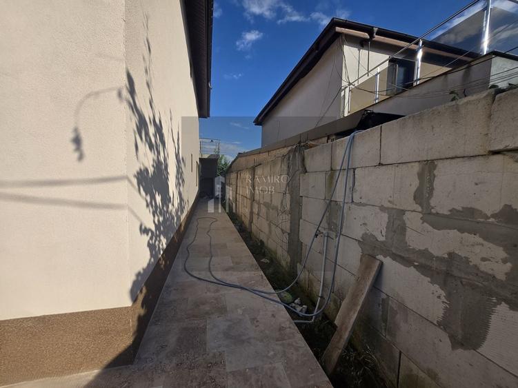 Casă individuală cu 6 camere cu Canalizare în Nord-Est