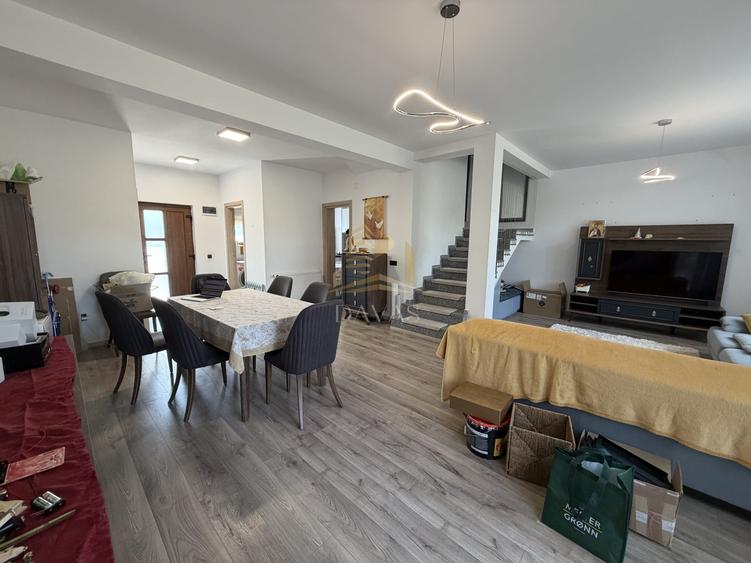 Duplex cu 5 camere cu Canalizare în Borhanci
