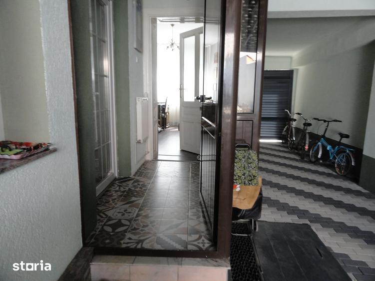 Casă cu 4 camere cu Teren 313 Mp în Central