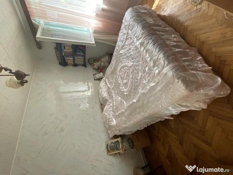 Apartament cu 3 camere semidecomandat în Ultracentral