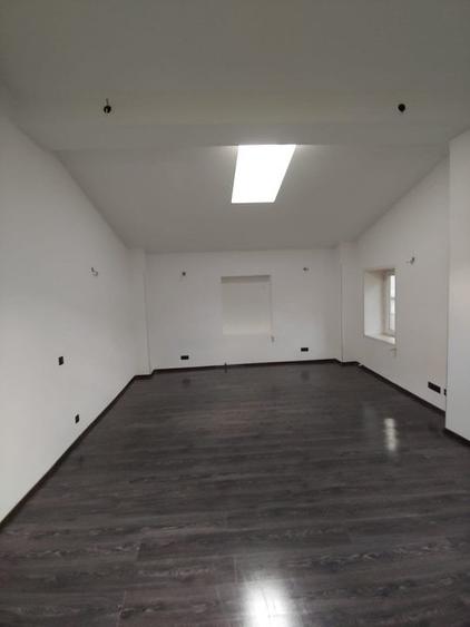 Casă individuală cu 6 camere cu Canalizare în Dacia
