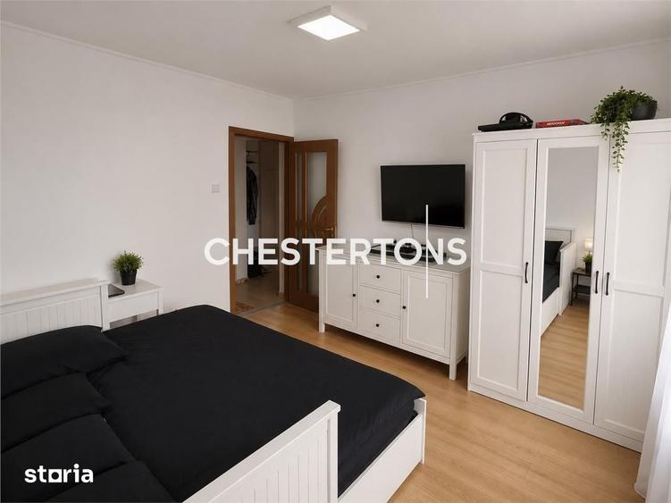 Apartament cu 4 camere semidecomandat în Berceni