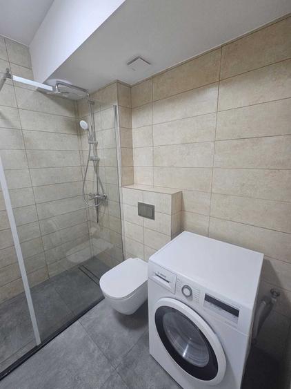 Apartament cu 3 camere decomandat în Exterior Vest