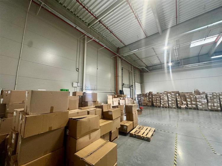 Spațiu industrial, de 1,800 mp, în Exterior Vest