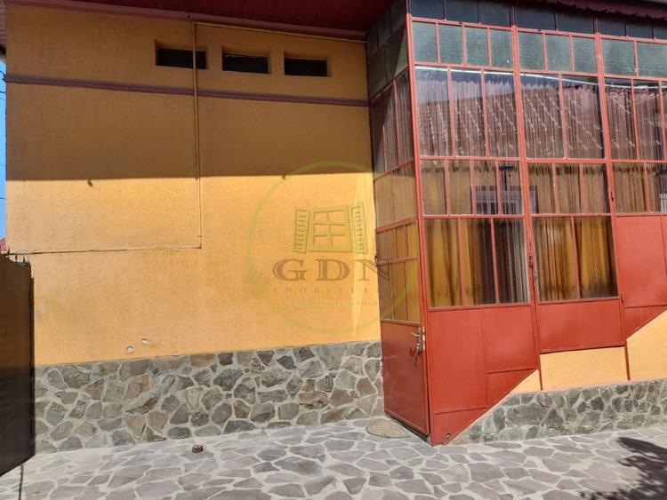 Casă individuală cu 5 camere cu Teren 250 Mp în Mândra