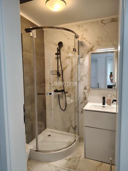 Apartament cu 3 camere decomandat în Berceni