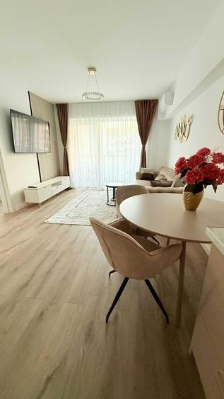 Apartament cu 2 camere decomandat în Lotus