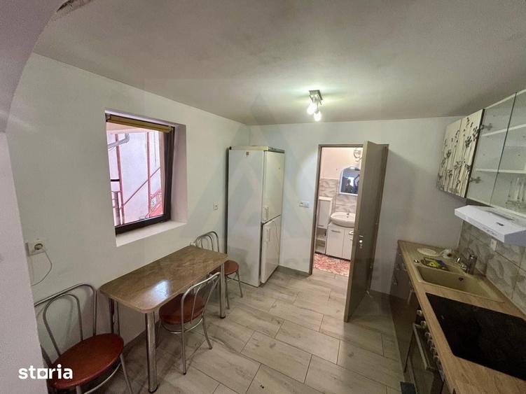 Casă cu 4 camere cu Teren 180 Mp în Țiglari