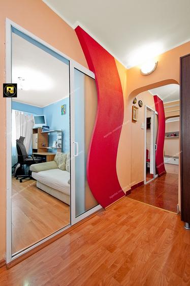 Apartament cu 4 camere decomandat, mobilat în Micro 18