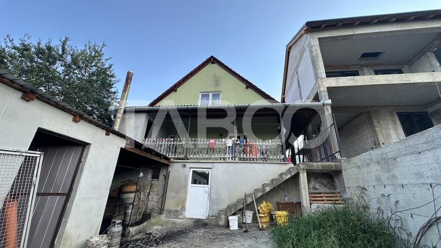 Casă individuală cu 4 camere cu Canalizare în Poplaca