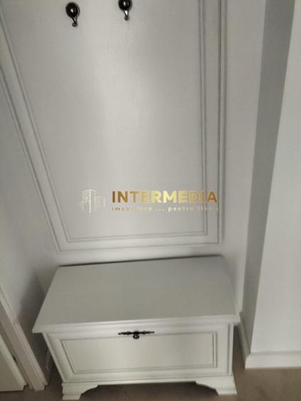 Apartament cu 3 camere decomandat, mobilat în Cetate