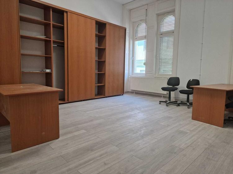 Spațiu comercial, de 140 mp, în P-ța Unirii