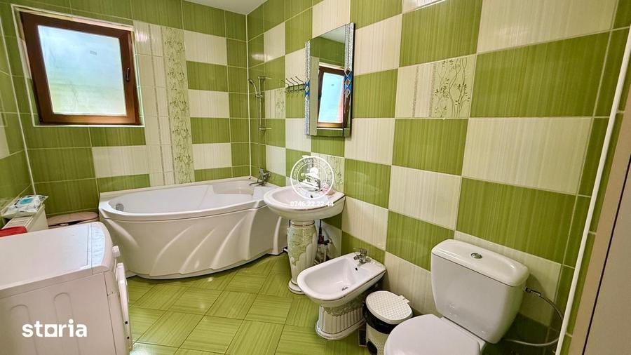 Casă cu 5 camere cu Teren 350 Mp în Bârnova