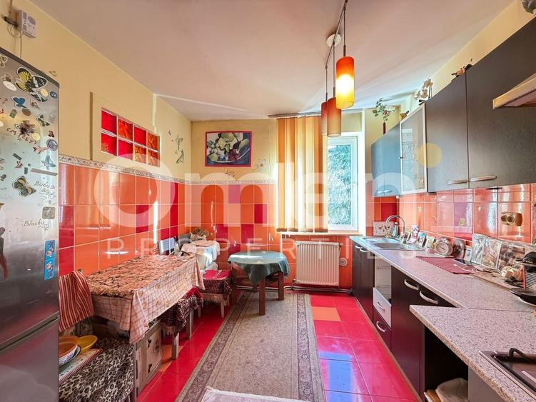 Apartament cu 3 camere decomandat, mobilat în Săsar
