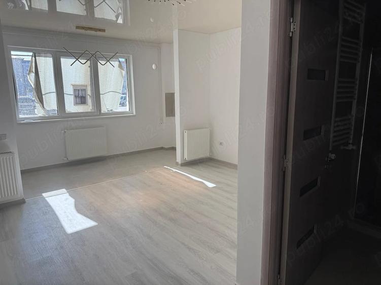 Apartament cu 2 camere semidecomandat în Roșu