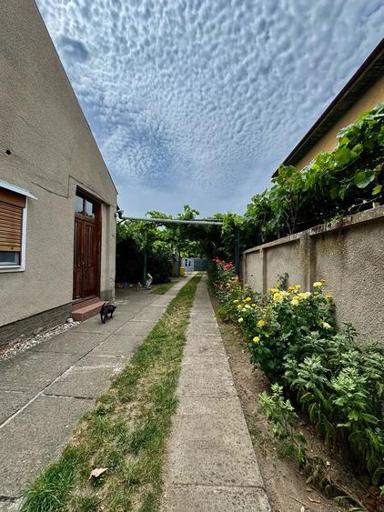 Casă cu 5 camere cu Teren 900 Mp în Central