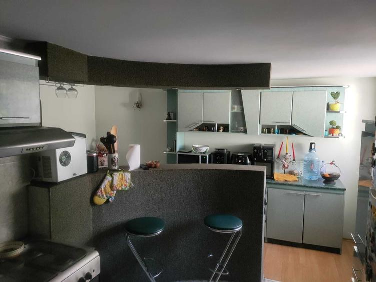Casă cu 4 camere în Central