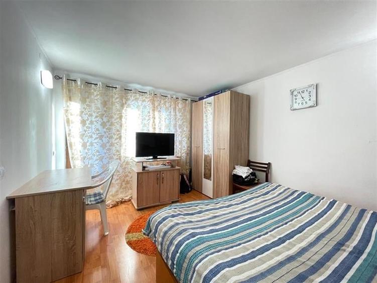 Casă individuală cu 3 camere cu Canalizare în Central