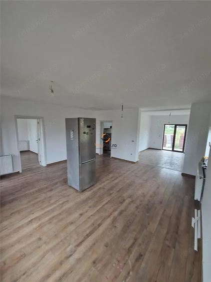 Casă cu 1 camere cu Teren 750 Mp în Dragșina