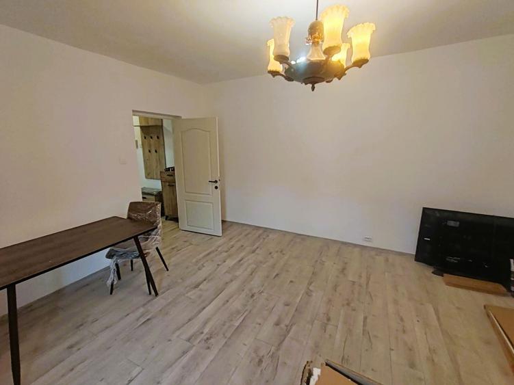 Apartament cu 2 camere decomandat în 13 Septembrie