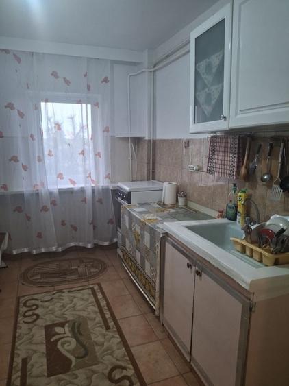 Apartament cu 2 camere decomandat în Geamăna