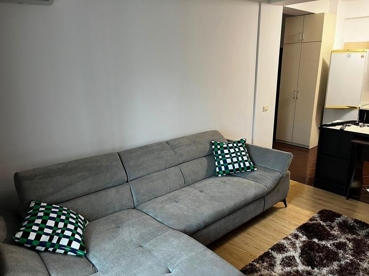 Apartament cu 2 camere semidecomandat în Militari