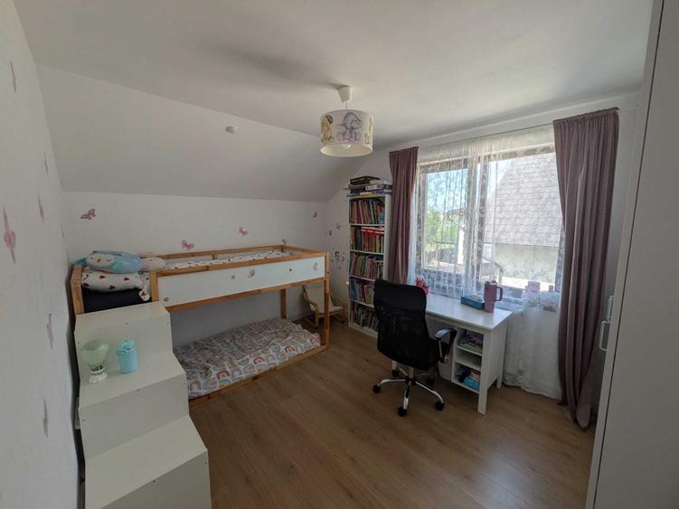 Casă cu 4 camere în Miroslava