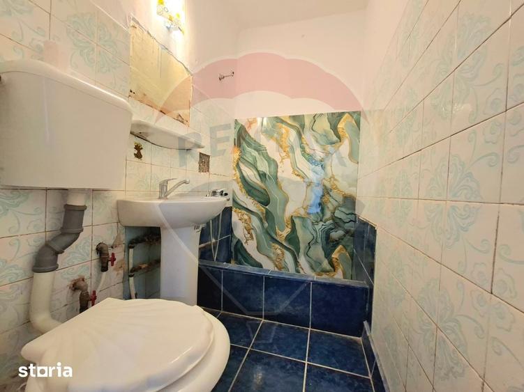 Apartament cu 3 camere semidecomandat în Romanilor