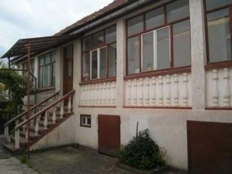 Casă cu 4 camere cu Teren 1500 Mp în Central