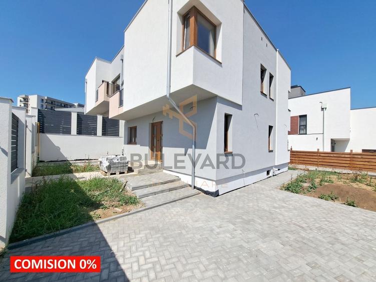 Duplex cu 4 camere cu Canalizare în Florești