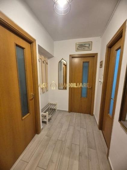 Garsonieră decomandată, mobilată în Decebal