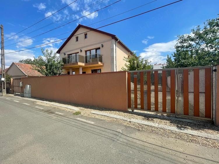 Casă cu 4 camere cu Teren 400 Mp în Exterior Vest