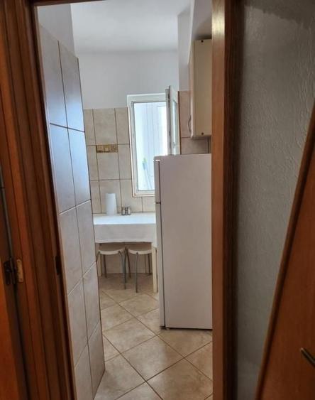 Garsonieră decomandată, mobilată în Titulescu