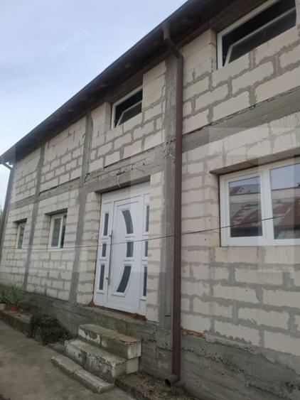 Casă cu 4 camere cu Teren 582 Mp în Teslui