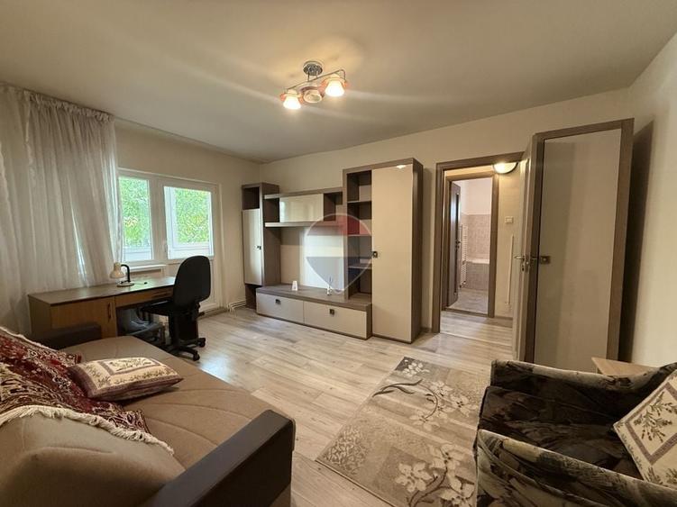 Apartament cu 2 camere semidecomandat, mobilat în Mănăștur