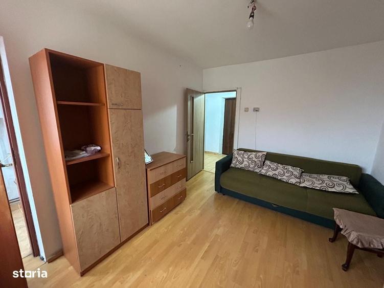 Garsonieră decomandată în Central