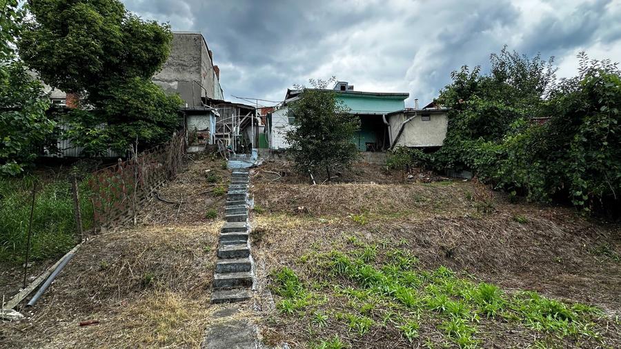 Casă cu 4 camere cu Teren 500 Mp în Central