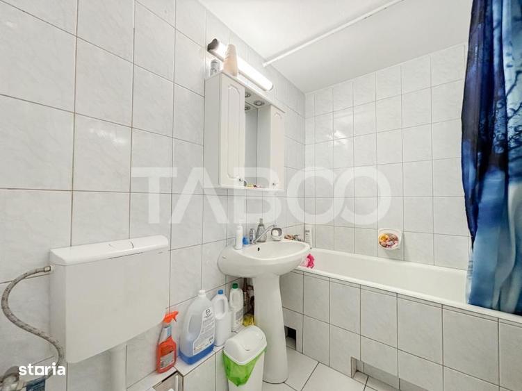 Apartament cu 4 camere decomandat, mobilat în Bulgaria