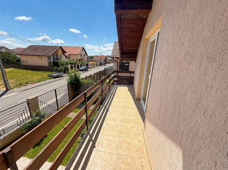 Casă cu 4 camere cu Teren 490 Mp în Aeroport