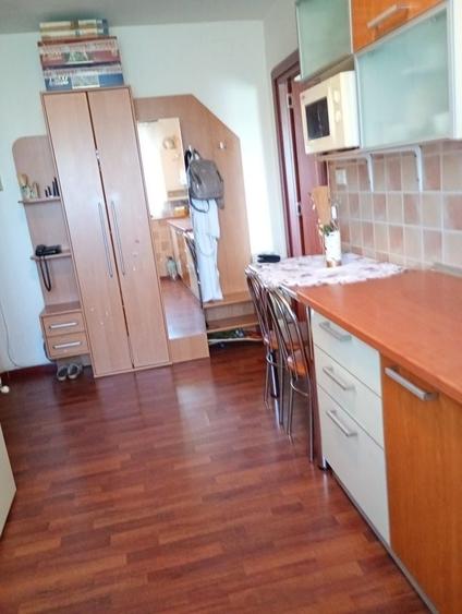 Apartament cu 2 camere semidecomandat în Gojdu