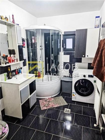 Casă individuală cu 3 camere cu Teren 300 Mp în 9 Mai
