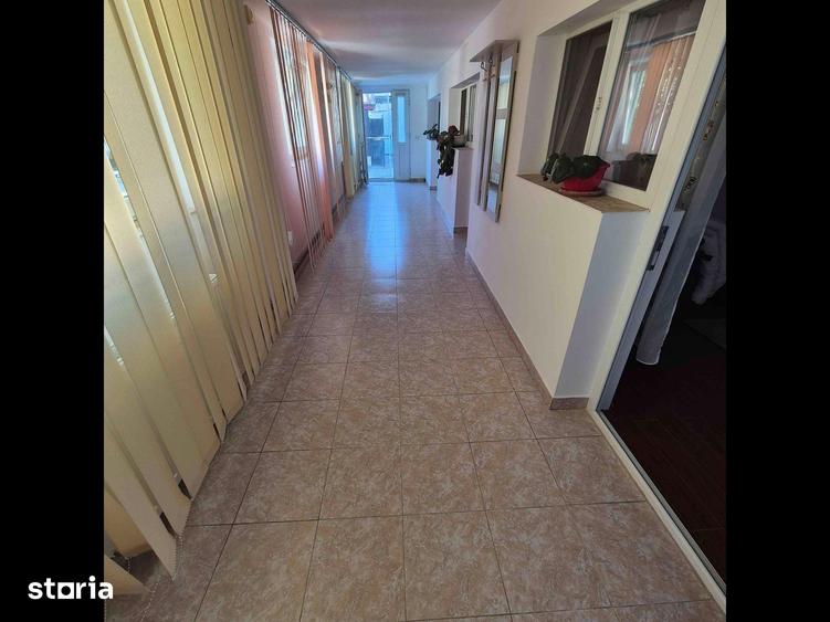 Casă cu 10 camere cu Teren 2529 Mp în Bolintin-Deal