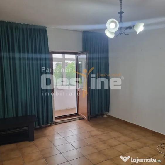 Apartament cu 3 camere semidecomandat în 5 Călărasi