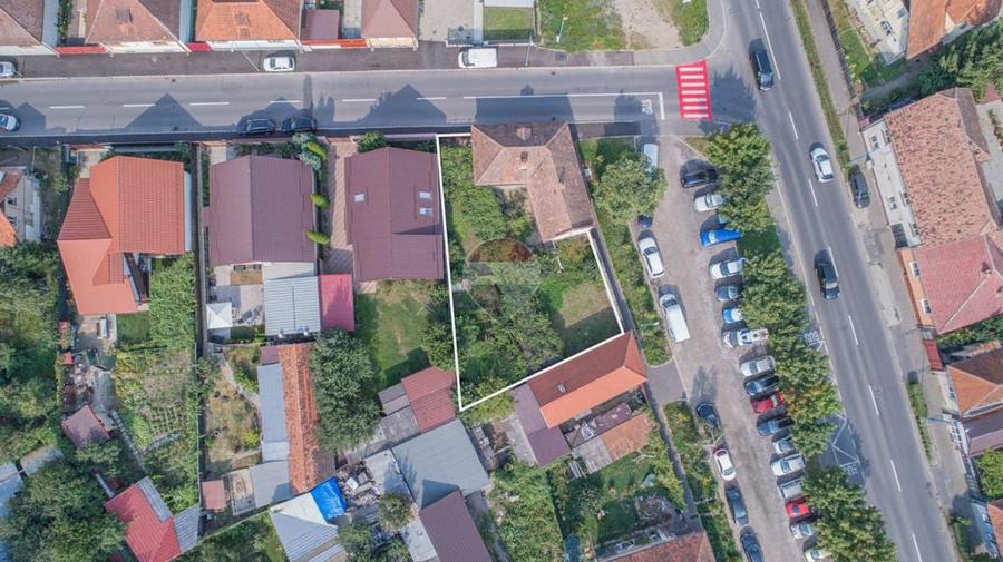 Casă cu 3 camere cu Teren 553 Mp în Central