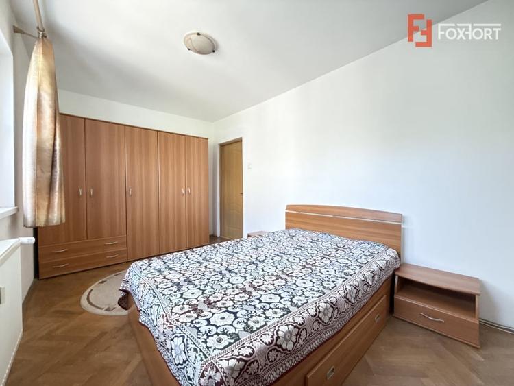 Apartament cu 3 camere semidecomandat, mobilat în Dacia