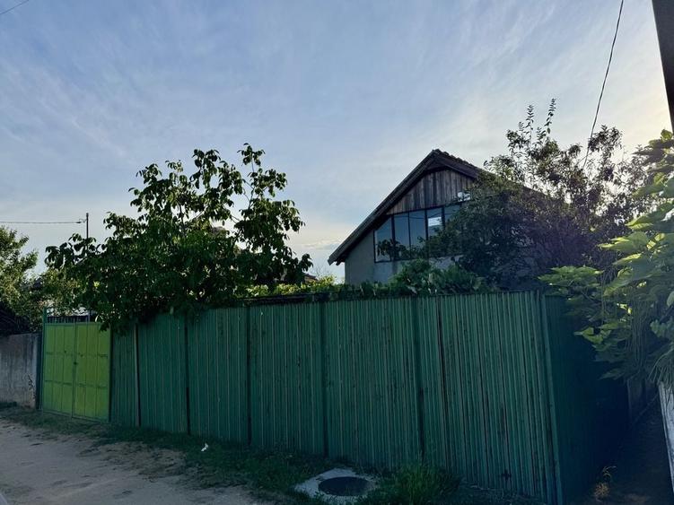 Casă cu 2 camere cu Teren 70 Mp în Malu Mare