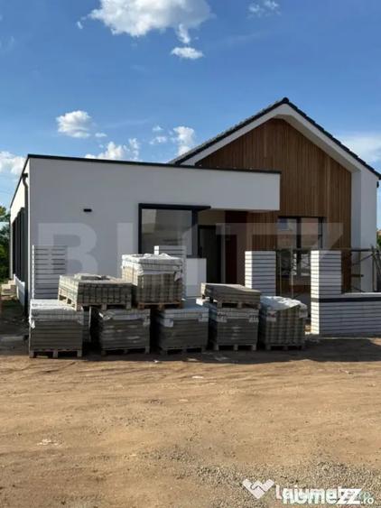 Casă cu 4 camere cu Teren 375 Mp în Cetate