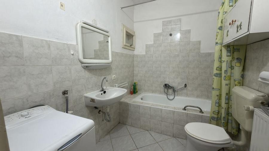 Casă individuală cu 4 camere cu Canalizare în Nord-Vest