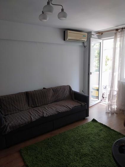 Apartament cu 2 camere semidecomandat în Titan
