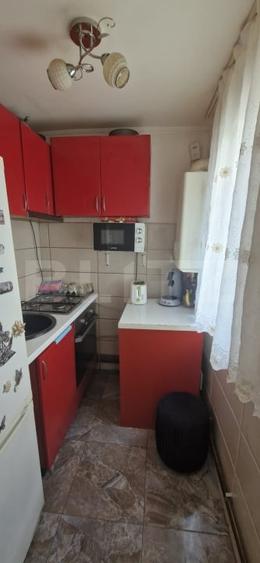 Apartament 2 camere, 31 mp, etaj 3, zona Târgoviște - Micro 9 - 7